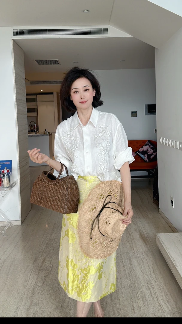 【维姐精选】慵懒风钉珠亚麻刺绣衬衫TZ2515