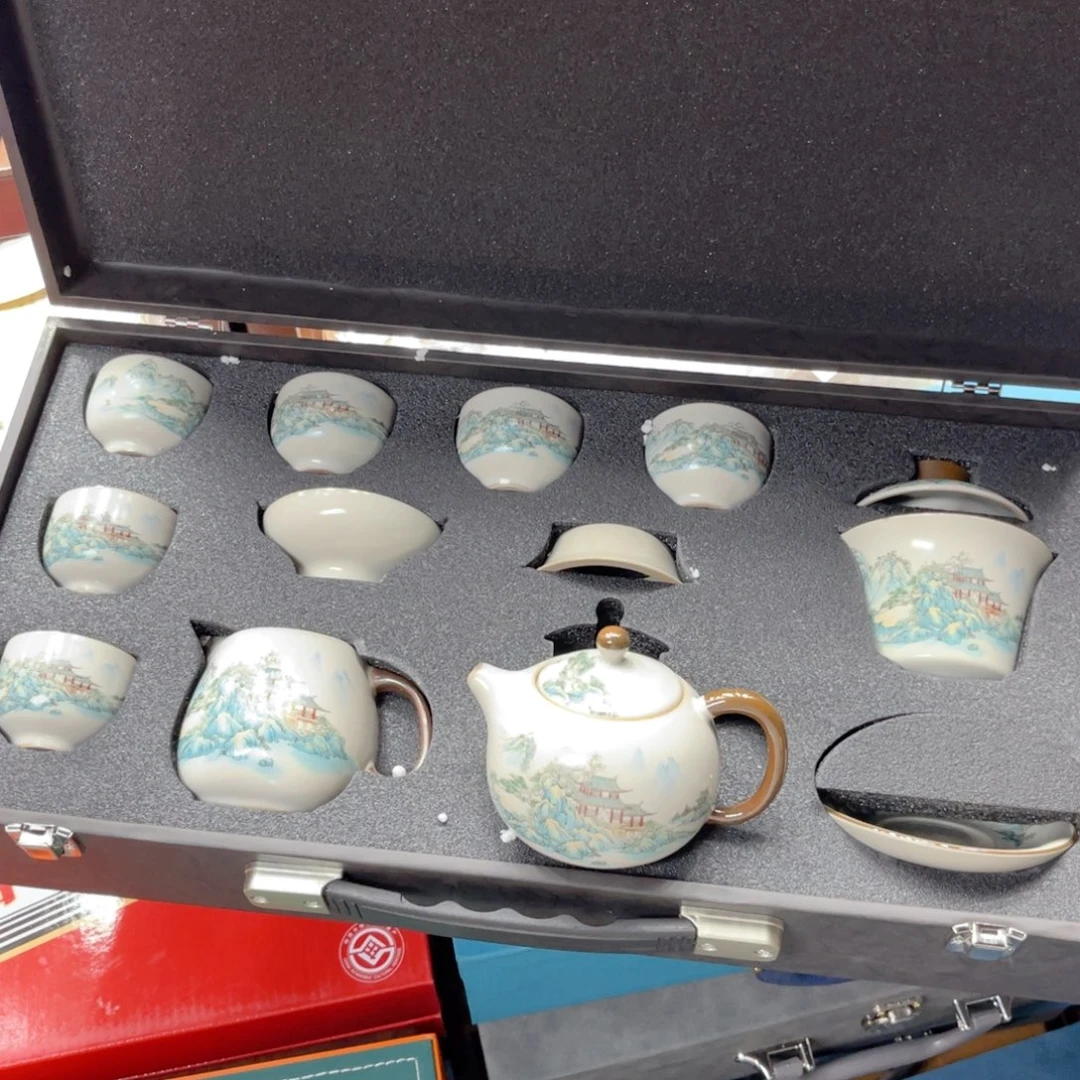孤品茶具套装等。