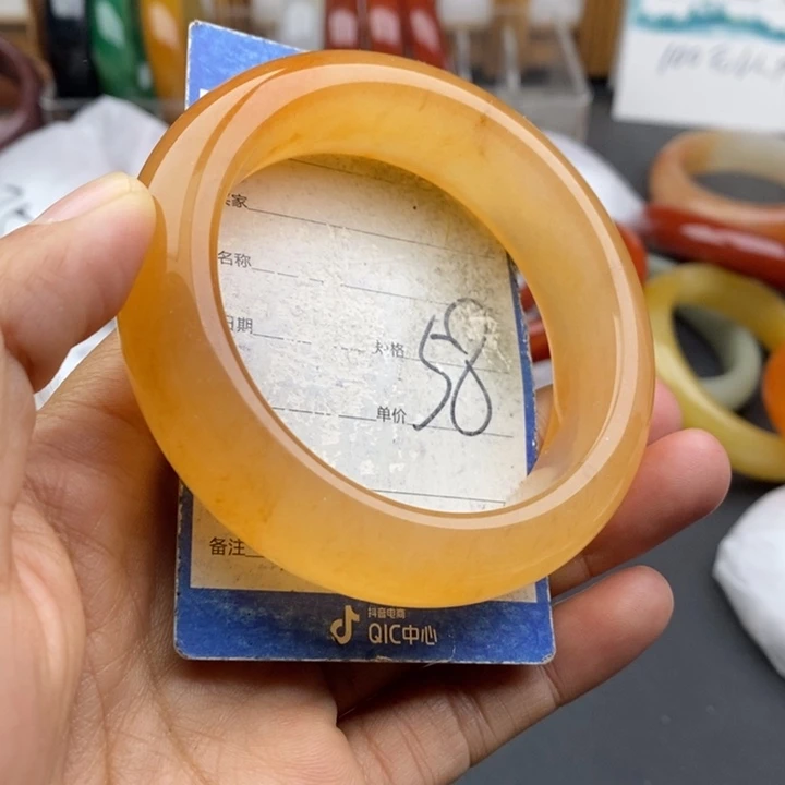 未镶嵌手镯石英质玉