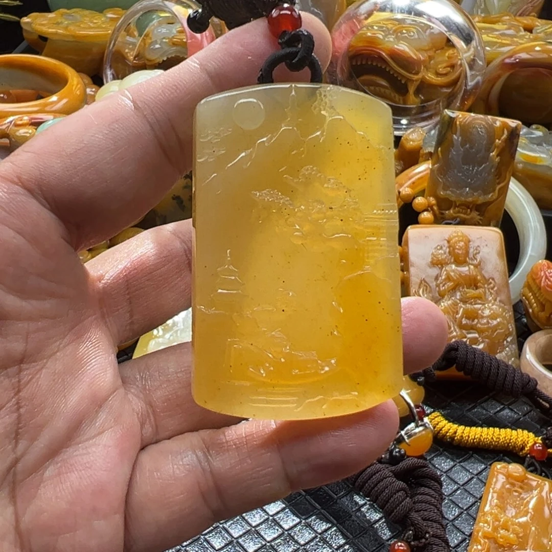 颈饰未镶嵌石英质玉