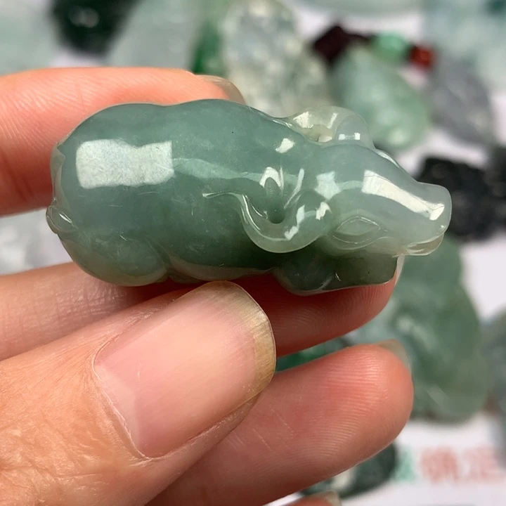 翡翠未镶嵌颈饰翡翠