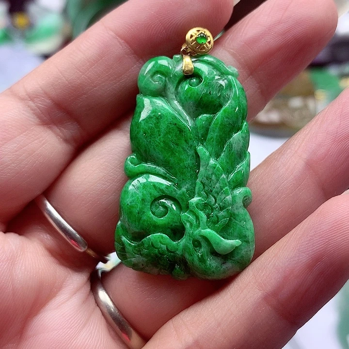 翡翠18K金镶嵌颈饰翡翠