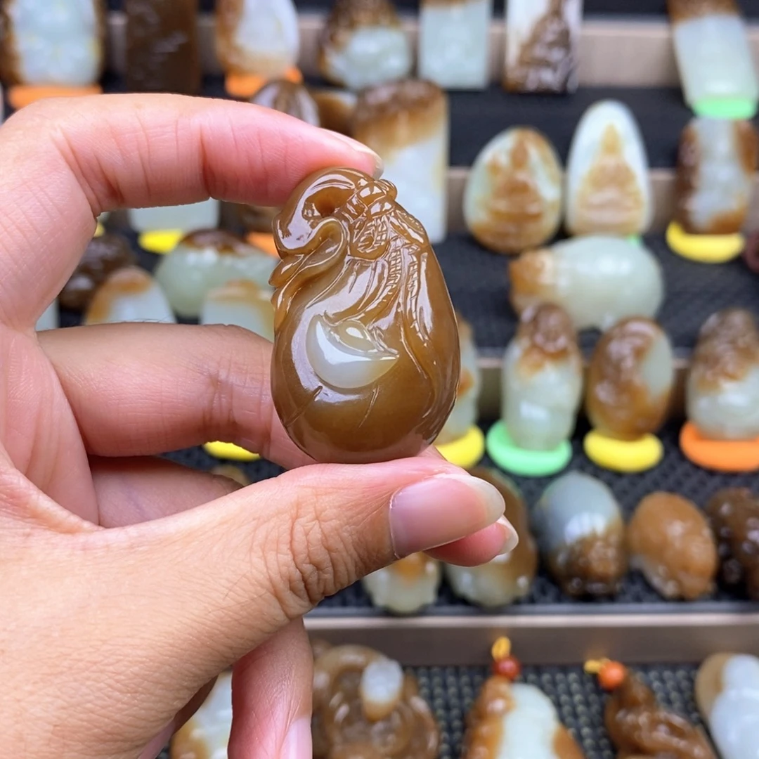 8***8颈饰未镶嵌和田玉