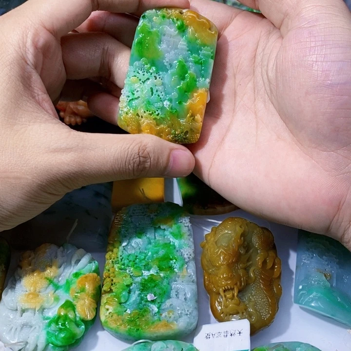 未镶嵌定制翡翠?****?翡翠