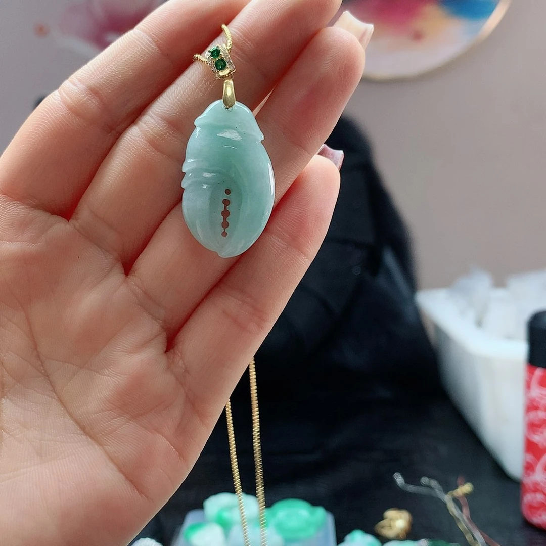 【闪购商品】翡翠吊坠(赠链)未镶嵌，