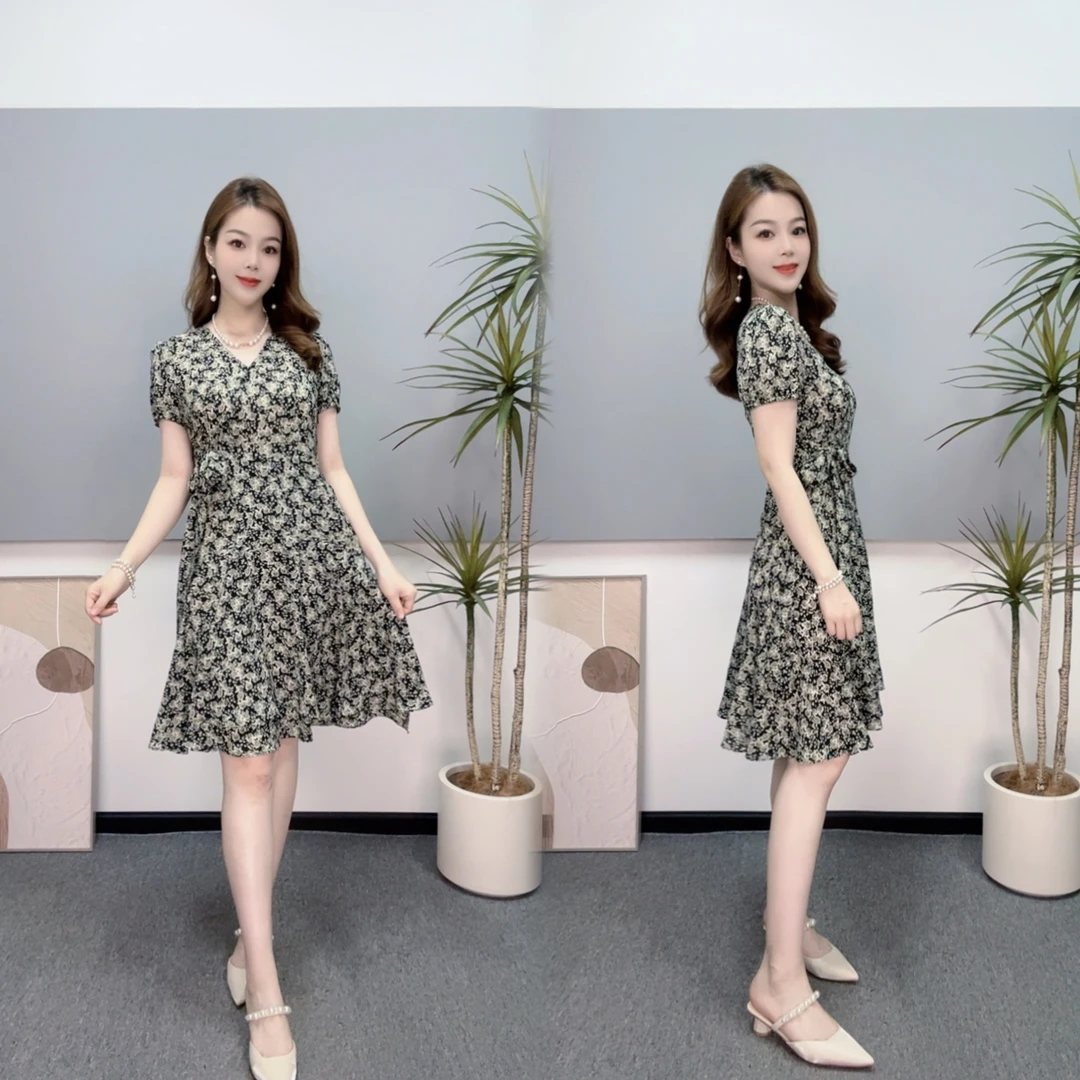 碎花短袖中长款连衣裙气质裙子显瘦时尚女士新款连衣裙夏季新姿