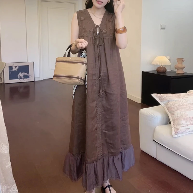 气质轻熟风时尚V领无袖刺绣蕾丝连衣裙2025夏季新款洋气小众女装