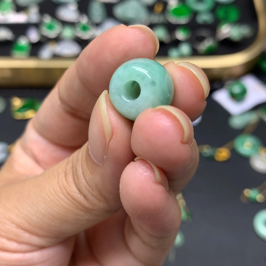 吊坠(不含链)未镶嵌翡翠有纹裂