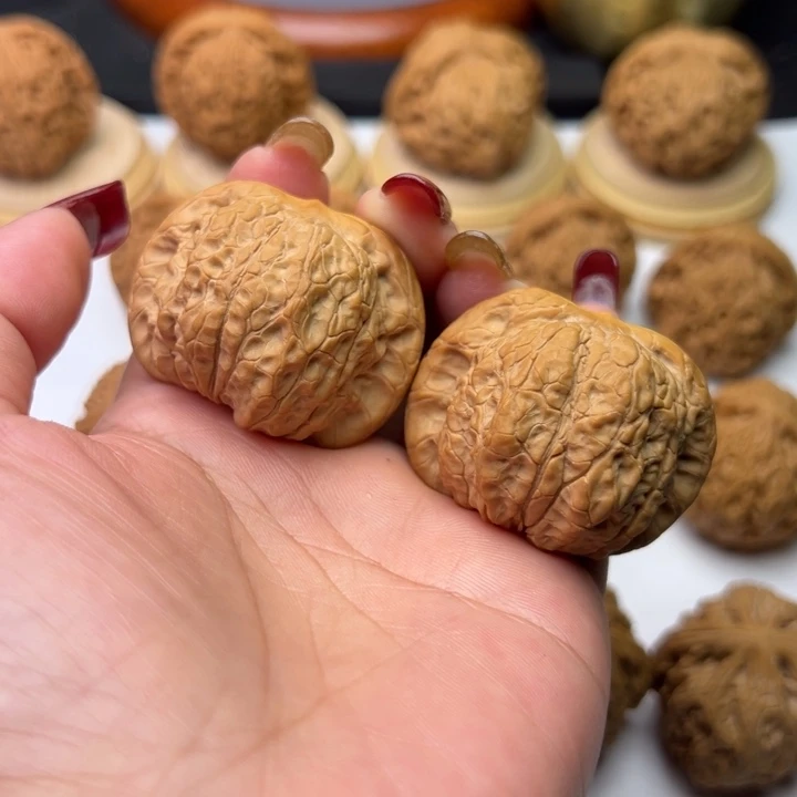 文玩核桃把件芳芳41血麒麟