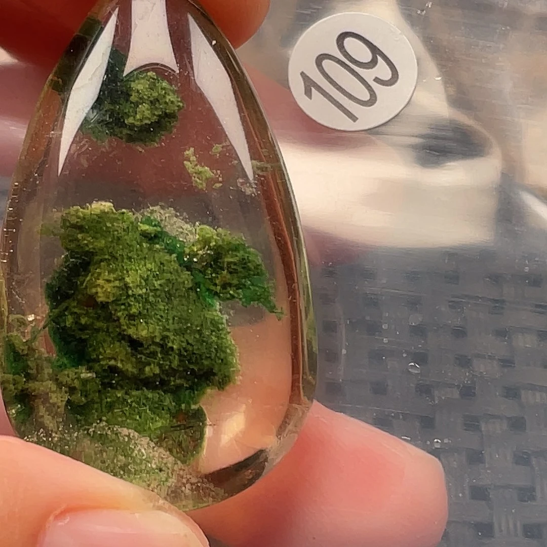 胸***石水晶未镶嵌颈饰天然