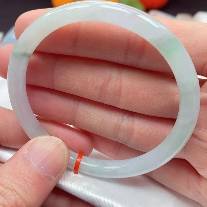 翡翠手镯未镶嵌59圈