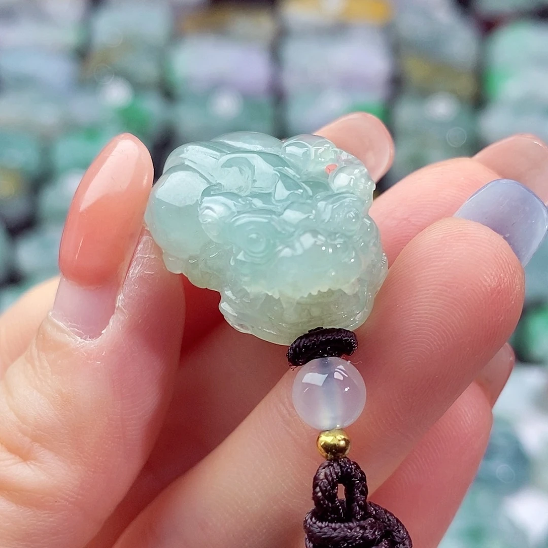 颈饰未镶嵌翡翠天然