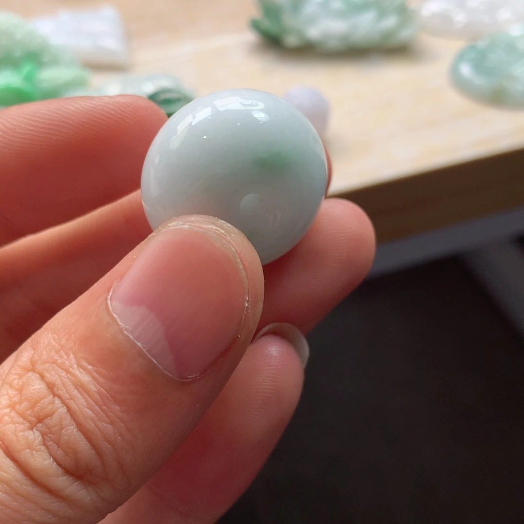 翡翠未镶嵌颈饰吊坠