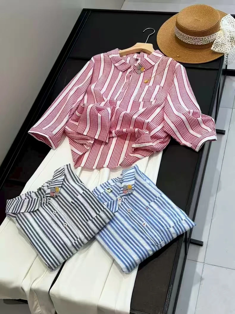 夏季原单女士轻薄透气娃娃领小花装饰复古上衣衬衫百搭减龄