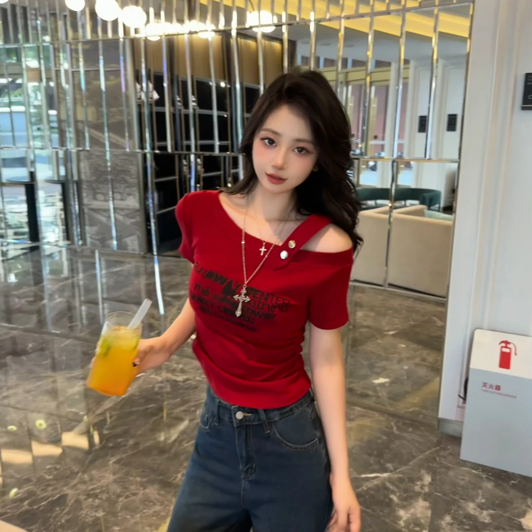 夏季设计感新款字母露肩百搭显瘦别致大码短袖T恤上衣女