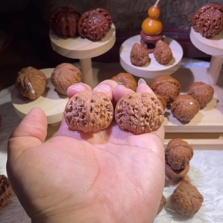 文玩核桃把件8-拱桥楼37