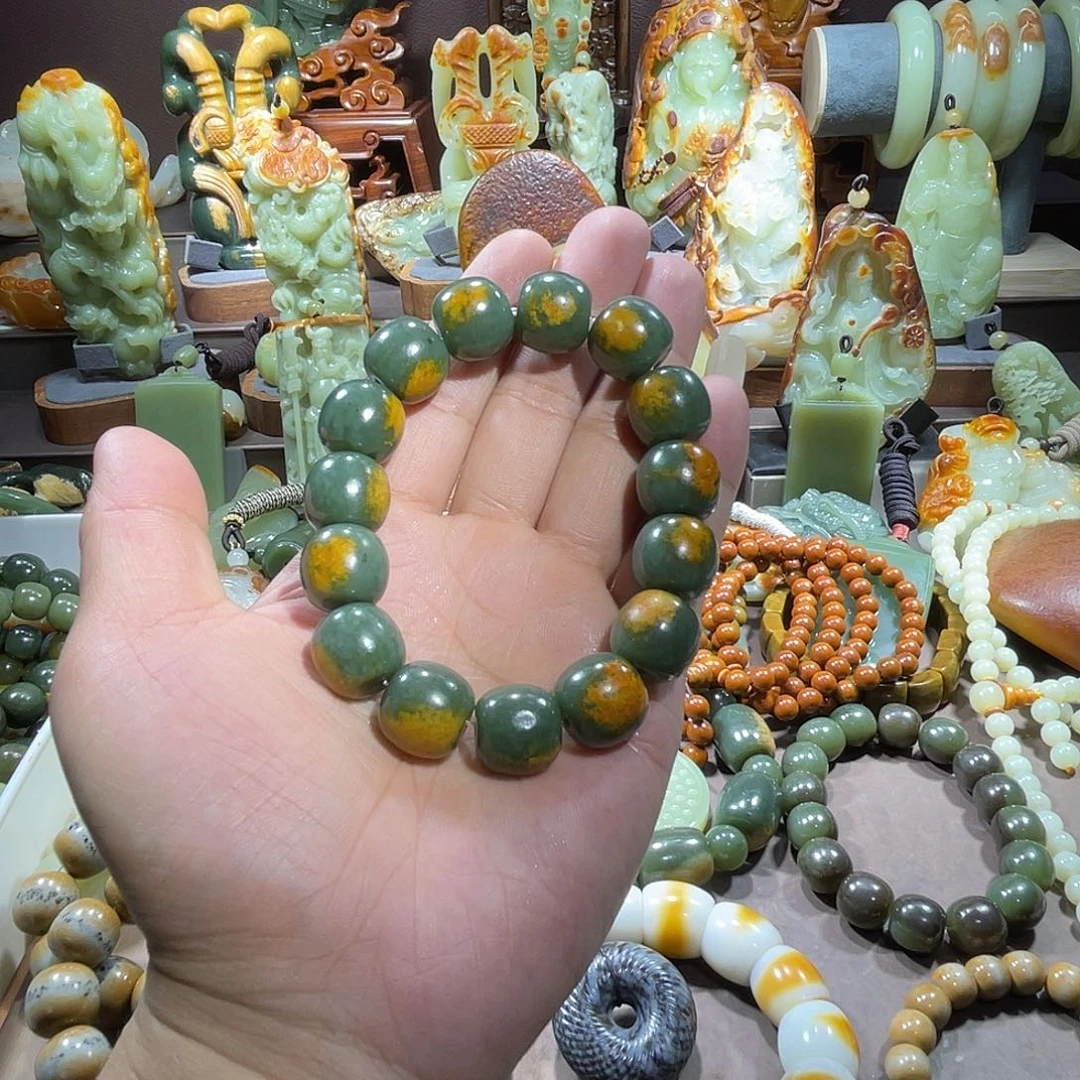 透闪石质玉未镶嵌珠宝奇石