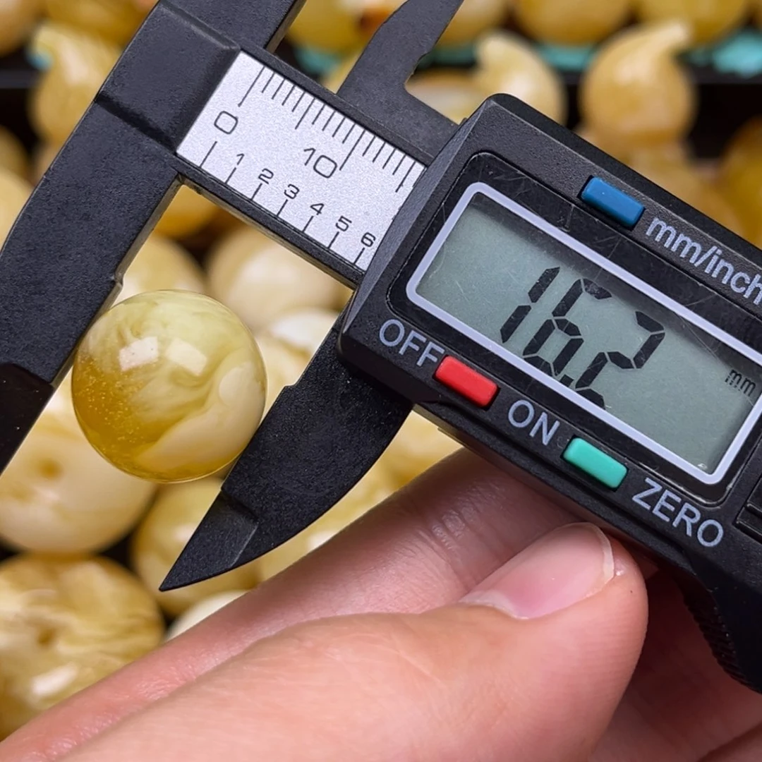 琥珀裸石未镶嵌1蜜蜡