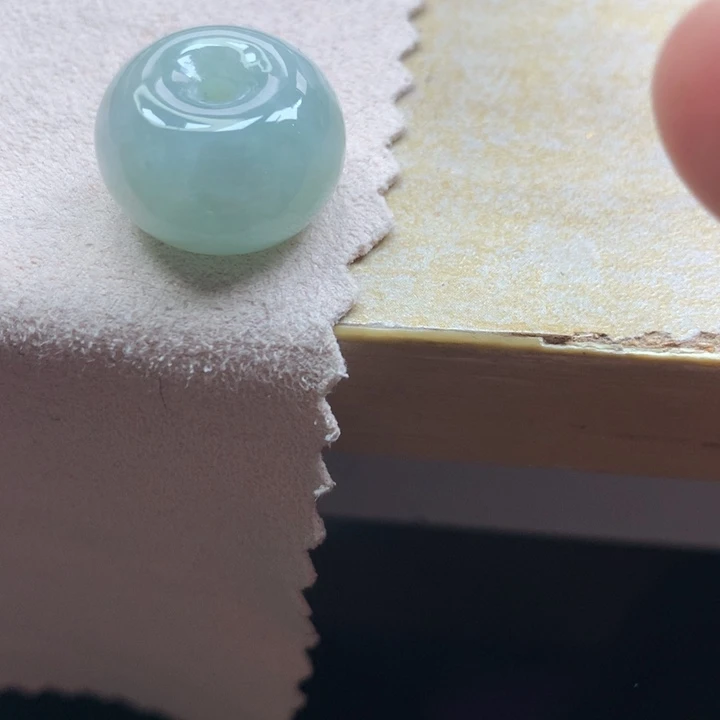 翡翠颈饰未镶嵌吊坠