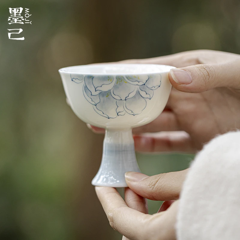 墨己-玉泥-青花莲韵-仿宋手绘釉下彩高足茶杯