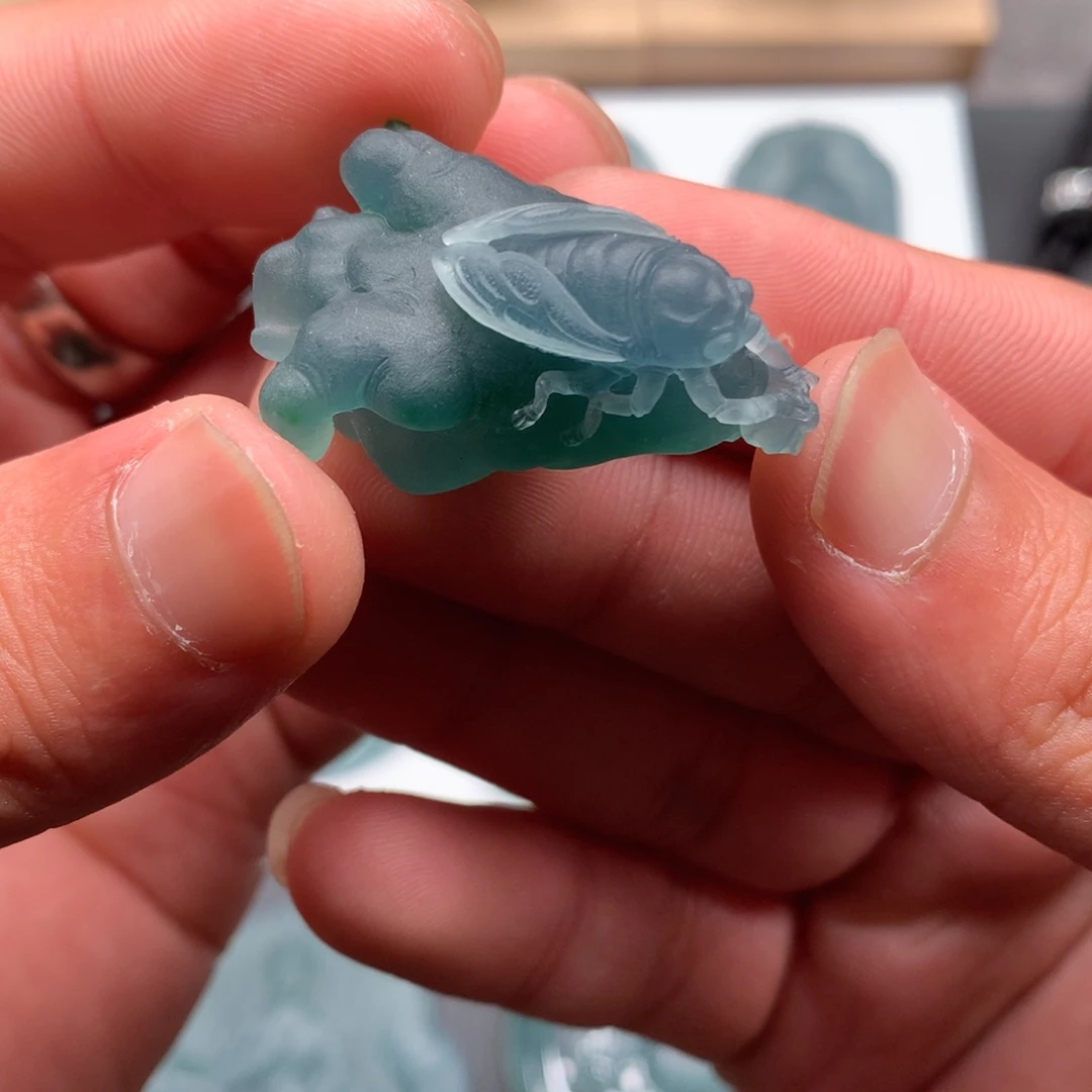 定制翡翠未镶嵌辉