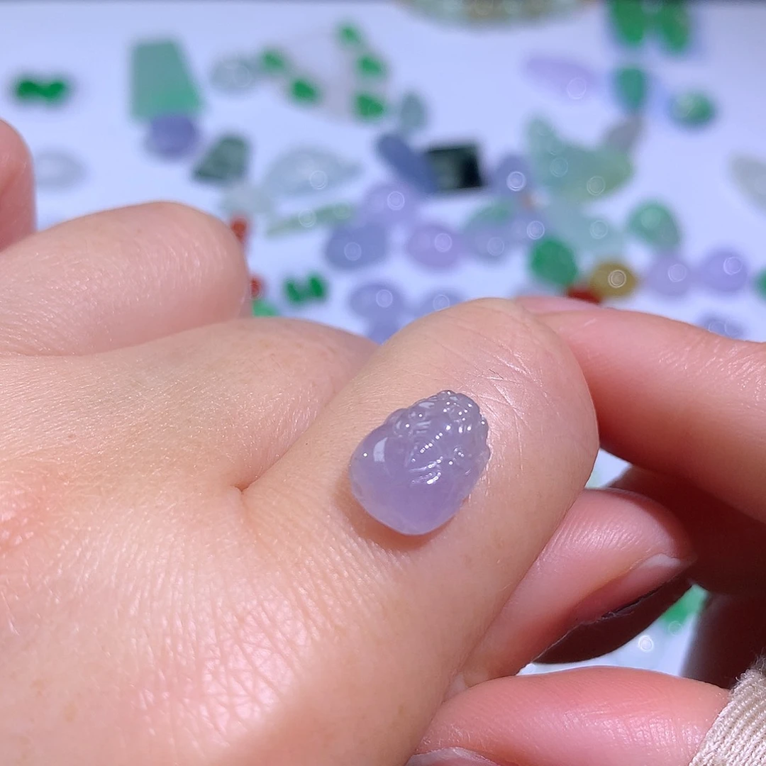 翡翠颈饰未镶嵌皮休