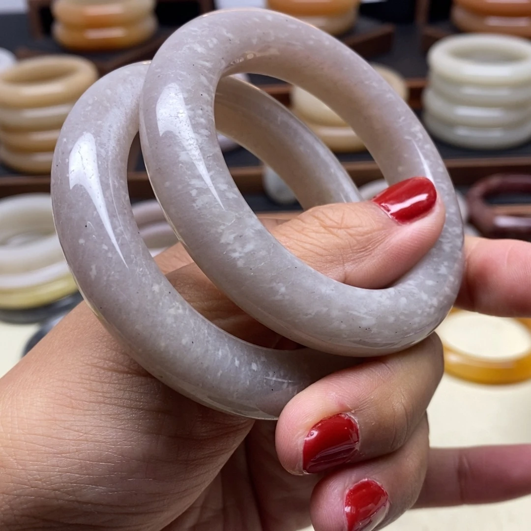 石英质玉未镶嵌手镯