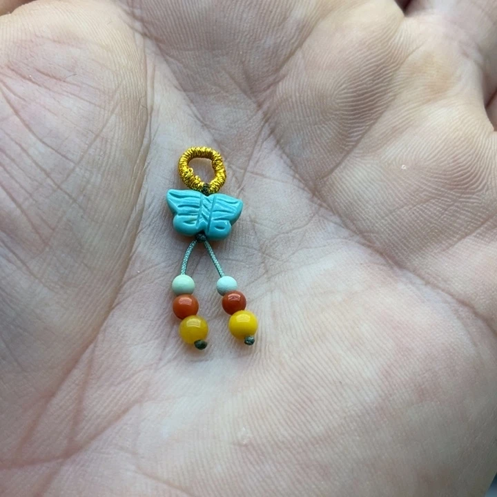 琥珀裸石未镶嵌配饰