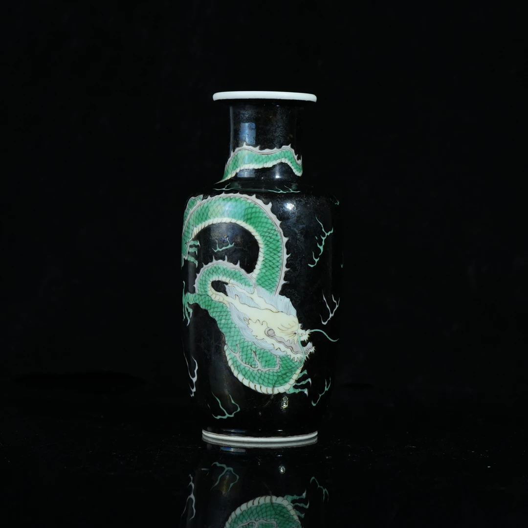 lot14909 5067 清光绪 黑地五彩龙纹小棒槌瓶 H:15