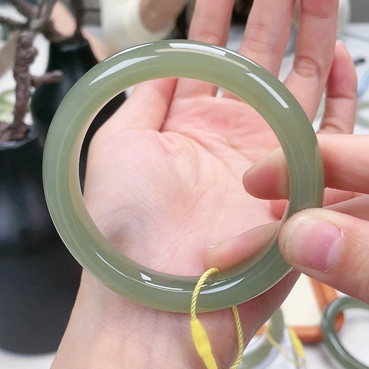 和田玉手镯5758未镶嵌