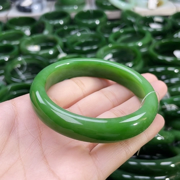 未镶嵌手镯和田玉（碧玉）