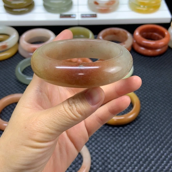 未镶嵌手镯石英质玉