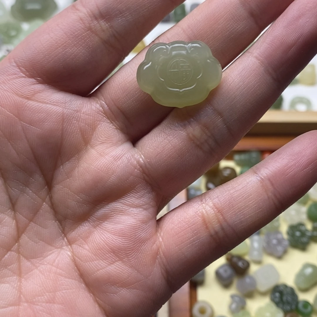 颈饰未镶嵌和田玉