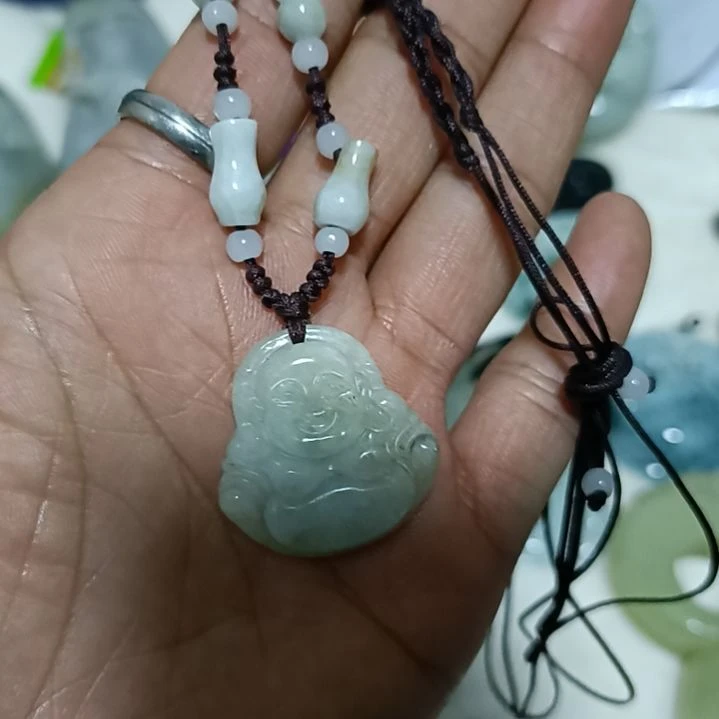翡翠颈饰未镶嵌吊坠