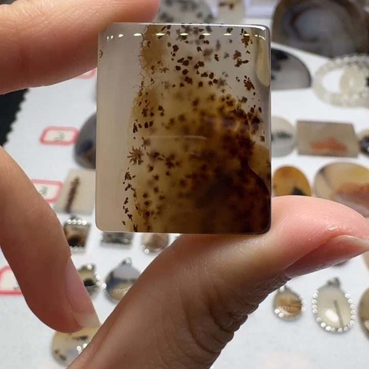 玛瑙/玉髓未镶嵌珠宝奇石