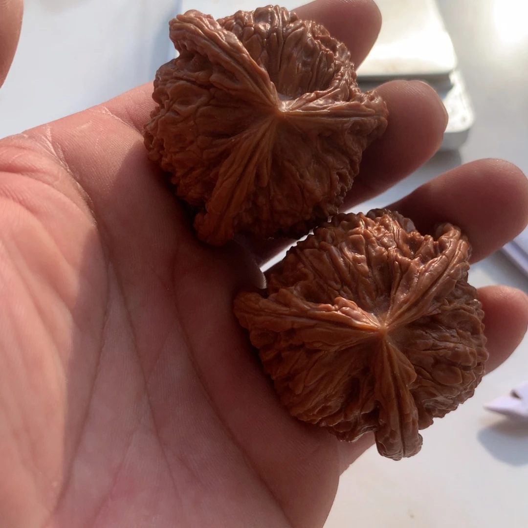 文玩核桃吊坠三棱
