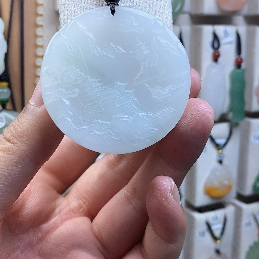 颈饰未镶嵌石英质玉（金丝玉）