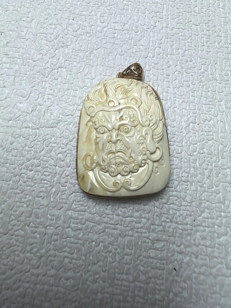 俄料蜜蜡吊坠饰品精品