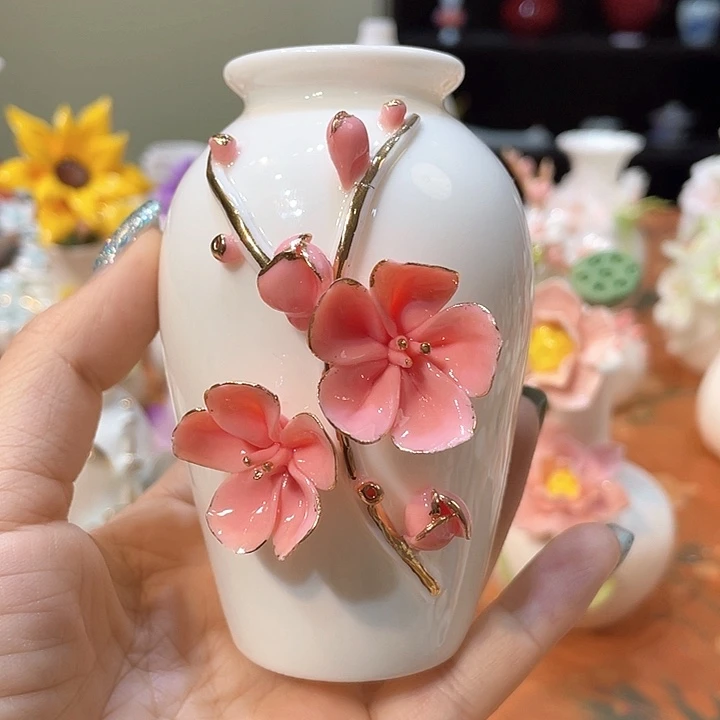 手工陶瓷精致摆件