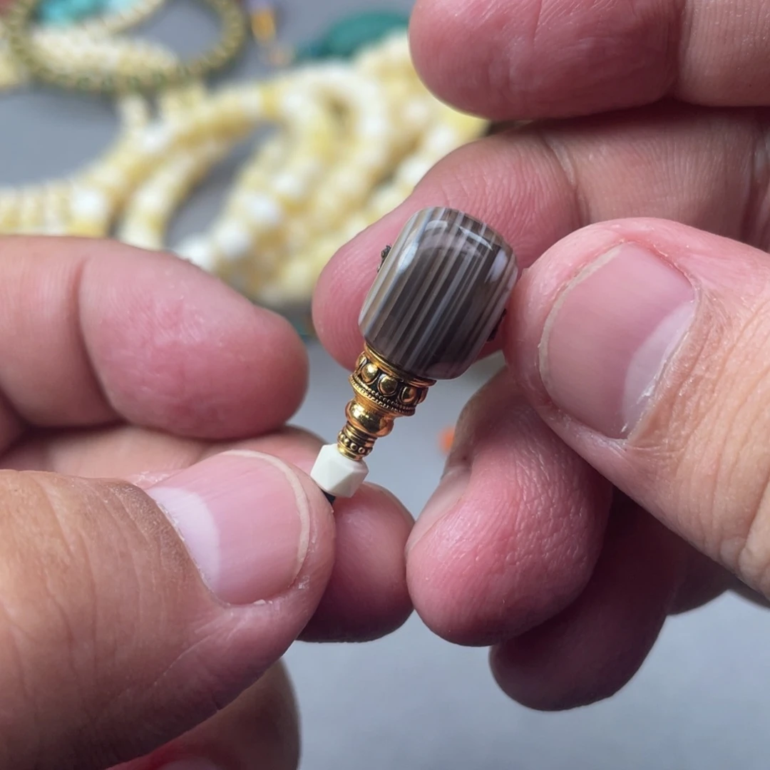 玛瑙/玉髓珠宝奇石18K金镶嵌85