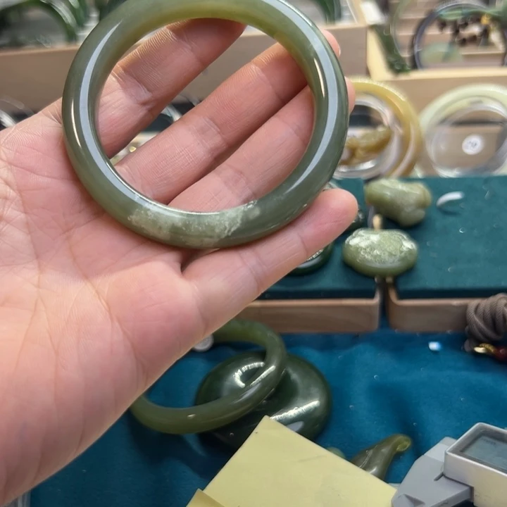 和田玉手镯未镶嵌57圈围80694