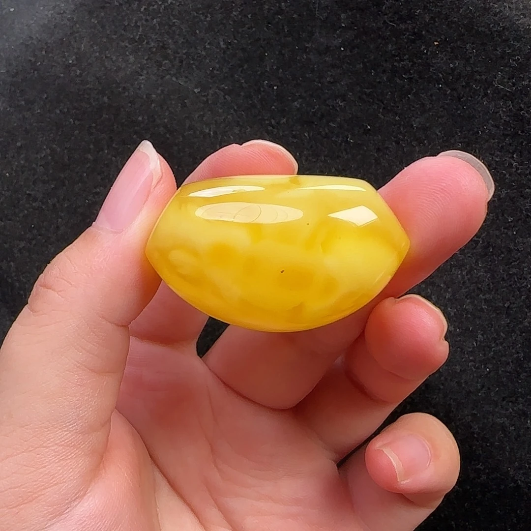 大***静蜜蜡未镶嵌珠宝奇石
