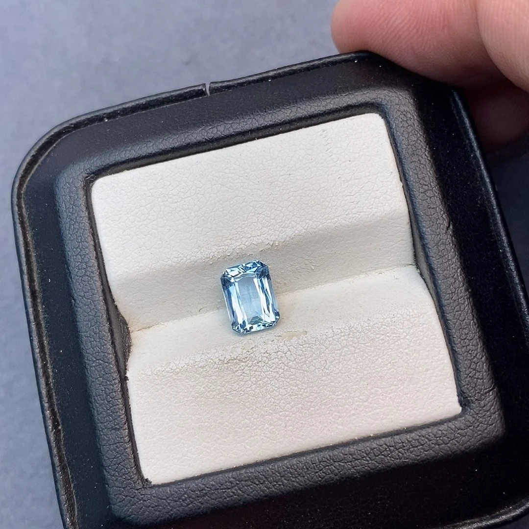 海蓝宝石笔搁未镶嵌1.33ct 圣玛利亚