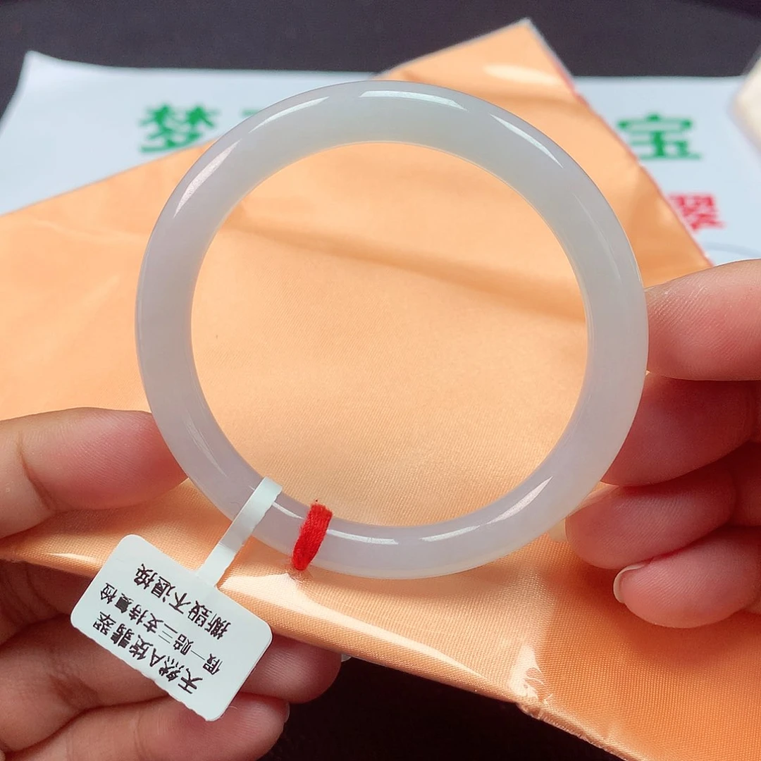 翡翠手镯未镶嵌天然缅甸A货翡翠手镯