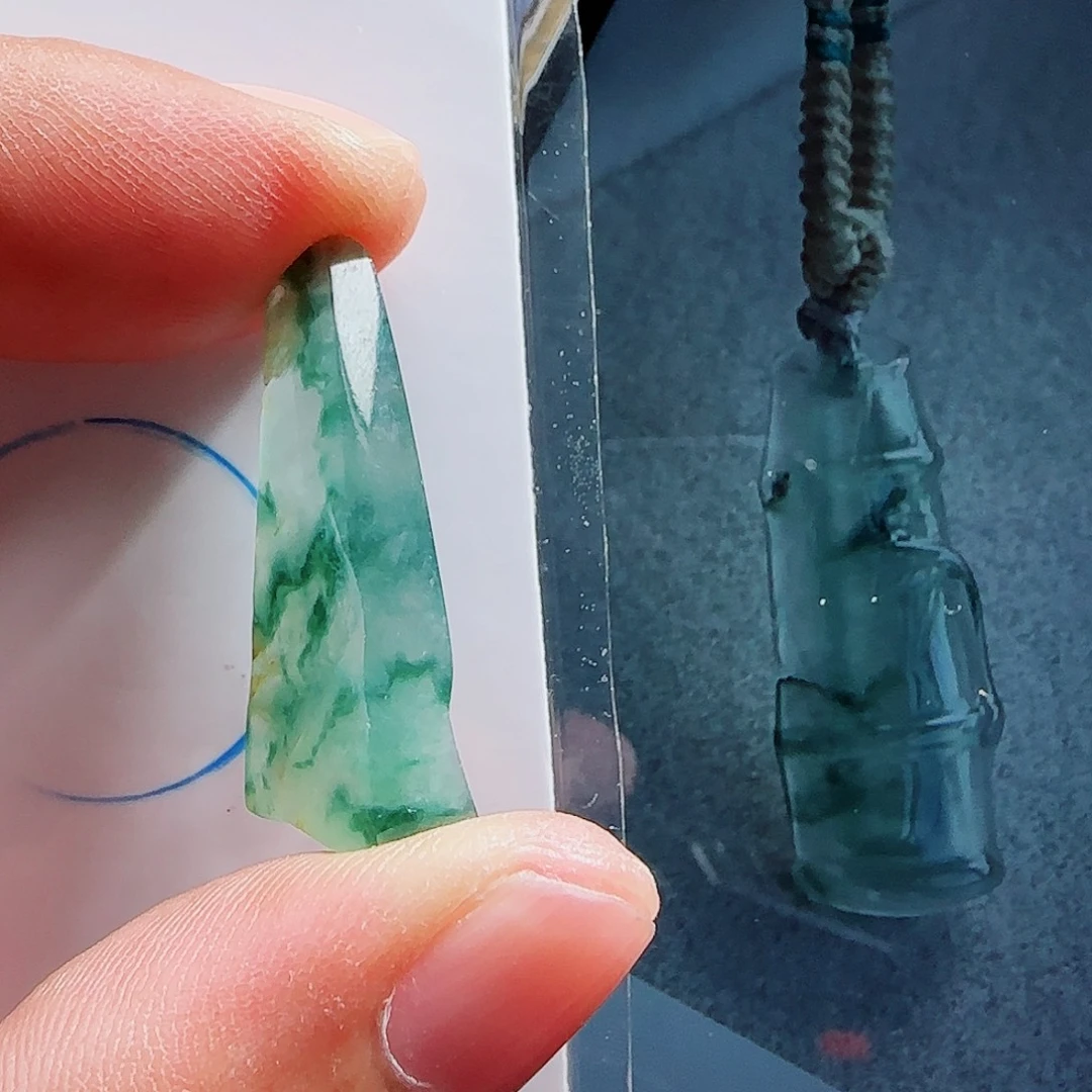定制翡翠未镶嵌翡翠含雕刻