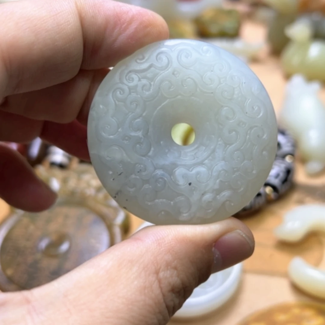 【闪购商品】蛇纹石玉颈饰未镶嵌