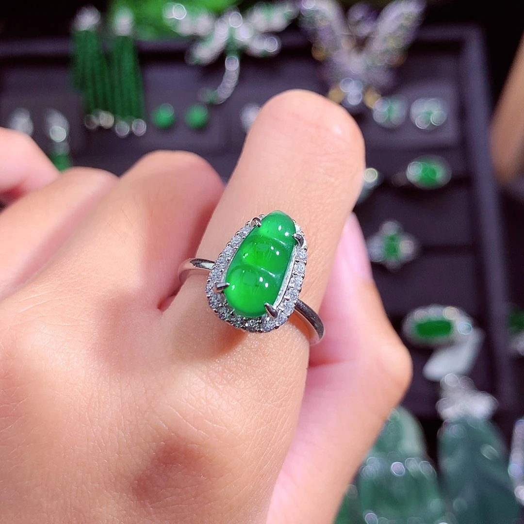 颈饰未镶嵌翡翠天然