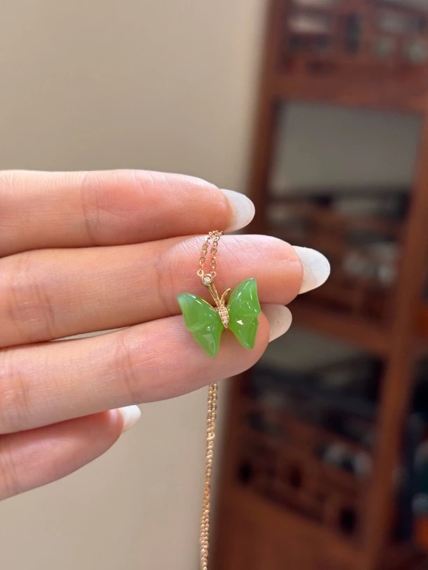 9712和田玉碧玉苹果绿18K金蝴蝶吊坠约12*13*4