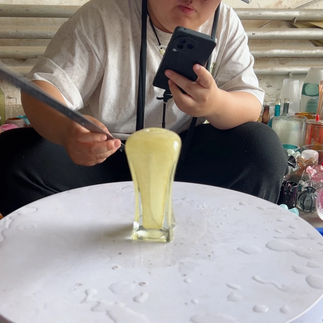 高度14黄色琉璃花器摆件微瑕