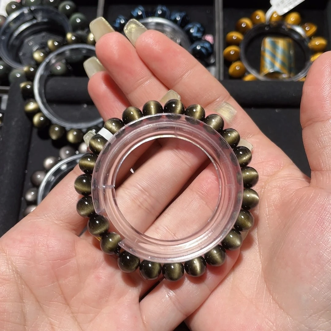 困***着黑曜岩未镶嵌手链